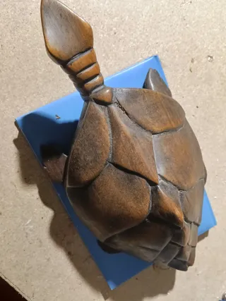 Tartaruga in legno artigianale