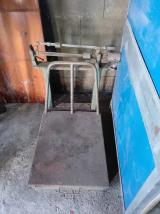 Báscula antigua pienso ganado