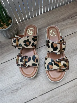 Sandalias Claudia Beige y Marrón