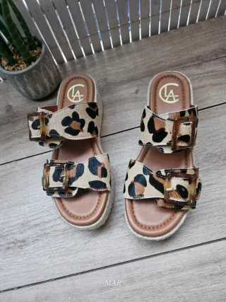 Sandalias Claudia Beige y Marrón