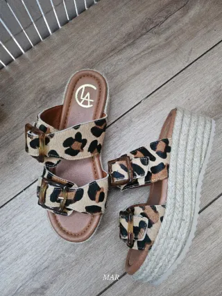 Sandalias Claudia Beige y Marrón