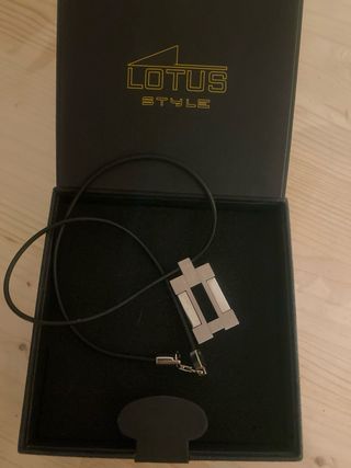 Colgante Lotus Style Hombre Plata y Negro