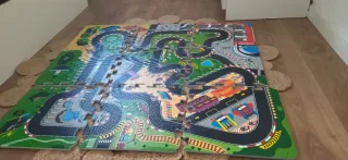 Alfombra puzzle infantil de circuito de carreras