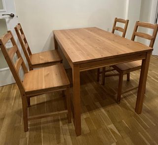 Mesa Comedor Madera, 4 Sillas + cojines