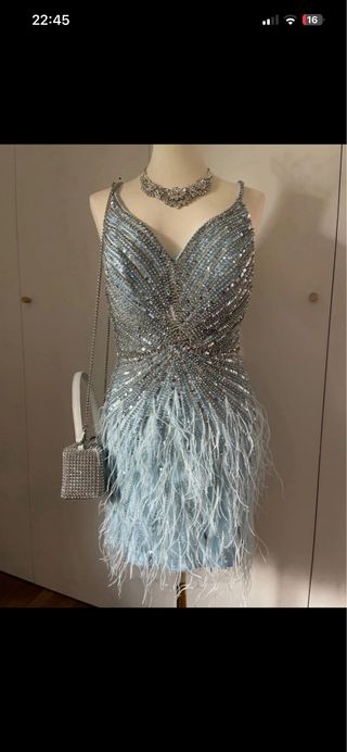 Abito corto cristalli e piume