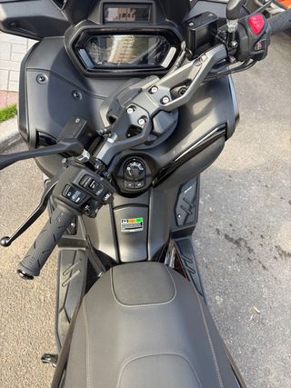 Yamaha xmax 300
