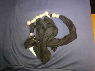 Bufanda ligera con perlas