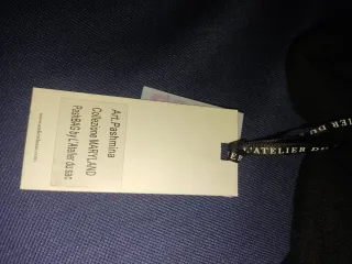 Bufanda ligera con perlas