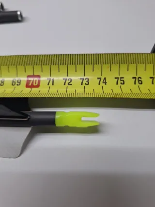 8 frecce per tiro con l'arco con piuma naturale da 4"