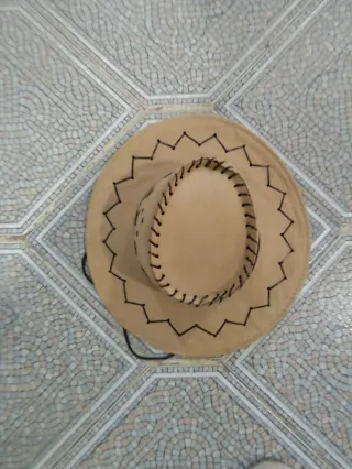 Sombrero Mexicano + 2 Gorros Regalo