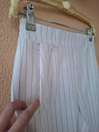 Pantalón pinzas blanco de rayas