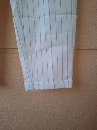 Pantalón pinzas blanco de rayas