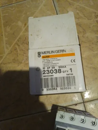 Interruptor Diferencial Merlin Gerin ID 4P 25A