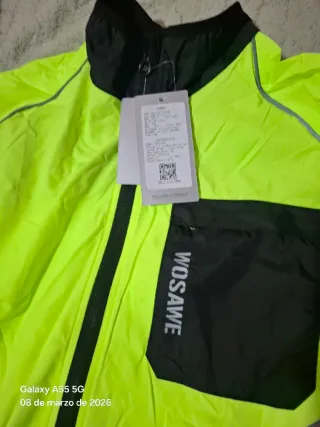 Chubasquero reflectante WOSAWE