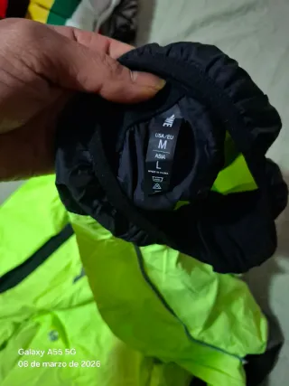 Chubasquero reflectante WOSAWE