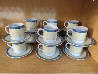 Tazas de desayuno y de café de porcelana