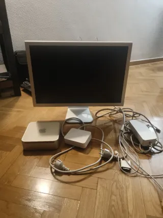 Monitor Apple A1082 Plata