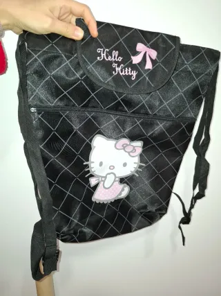 Mochila Hello Kitty ligera negra y rosa