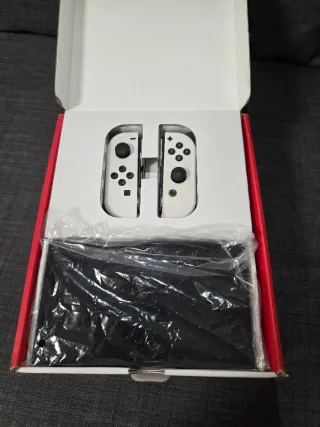 Nintendo Switch OLED Bianca - Garanzia