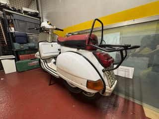 Vespa 200 DN Blanca