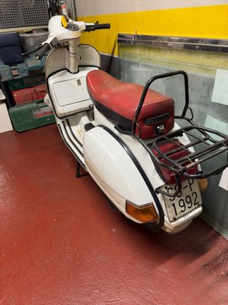 Vespa 200 DN Blanca