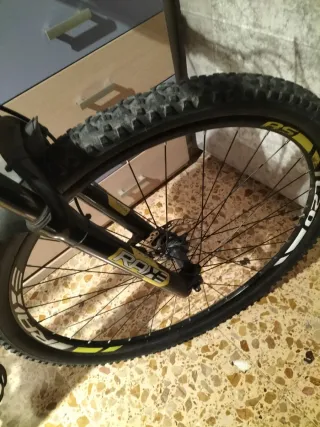 Bicicleta de Montaña Gris