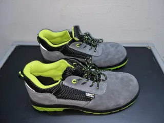 Zapatos de seguridad, 46