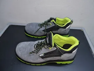 Zapatos de seguridad, 46