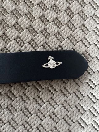 Cinturón Vivienne Westwood Negro Hebilla Plateada