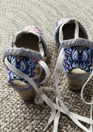 Se forran Espardeñas fallera tipo.