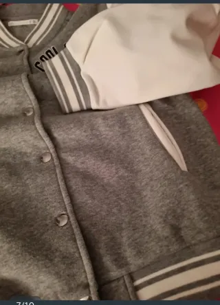 Chaqueta Béisbol Gris y Blanca