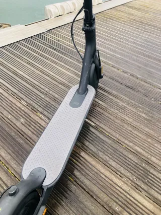 Monopatín Eléctrico Xiaomi Scooter Essential