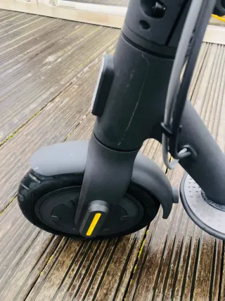 Monopatín Eléctrico Xiaomi Scooter Essential