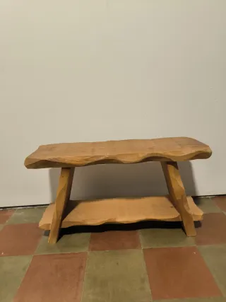 Banco rústico de madera