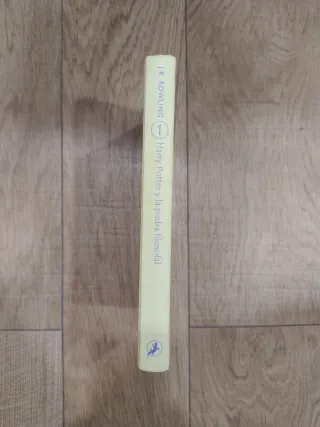 Libro Harry Potter y la piedra filosofal.
