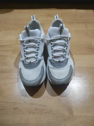 Zapatillas Dior 22 grises y blancas