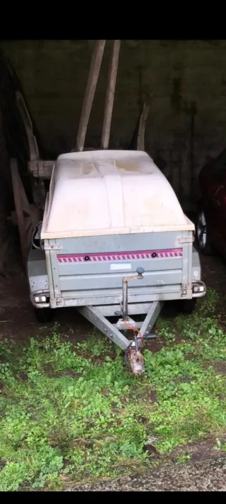 Remolque con tapa y basculante