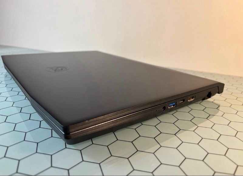 Portátil MSI katana gf66 afbeelding 3