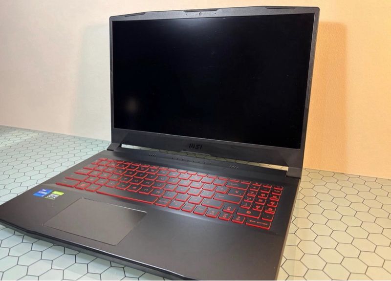 Portátil MSI katana gf66 afbeelding 6