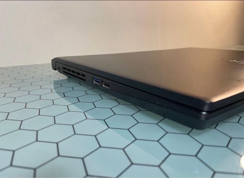 Portátil MSI katana gf66 afbeelding 2