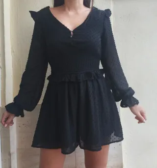 Mono corto negro volantes