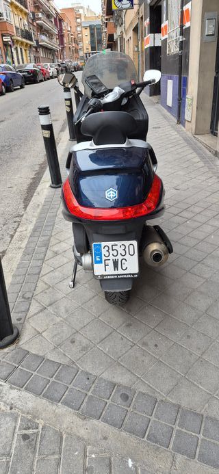 Piaggio XEVO400 Maxi Scooter Azul