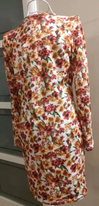 Abito nuovo fantasia floreale