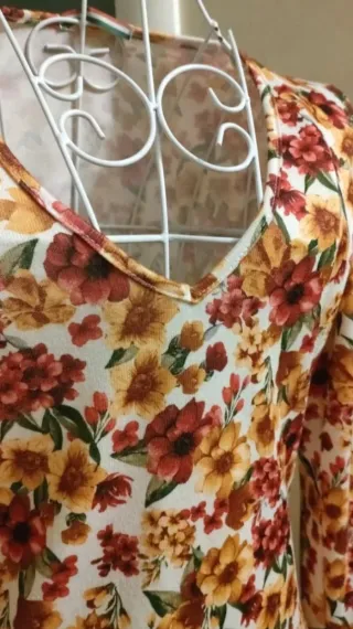 Abito nuovo fantasia floreale