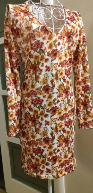 Abito nuovo fantasia floreale