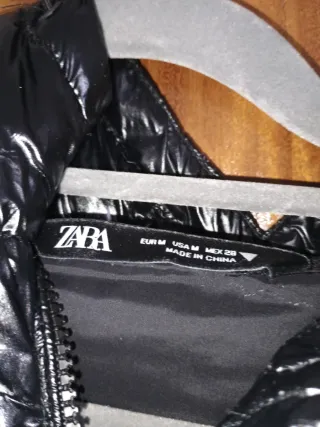 Chaqueta acolchada negra Zara mujer