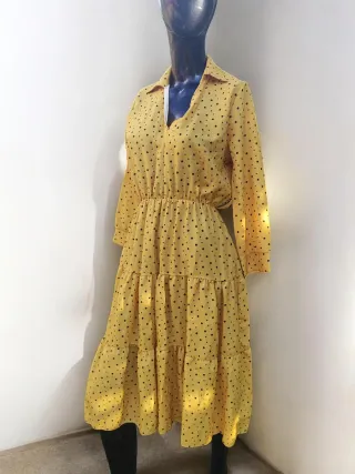 Vestido mostaza lunares midi