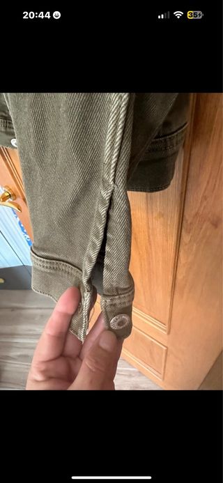 Cazadora ZARA mujer verde oliva