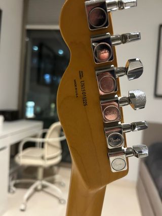 Guitarra Fender Telecaster con funda rígida