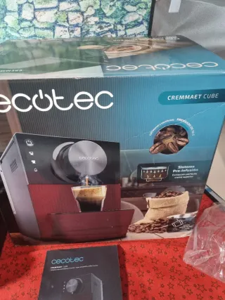 Cafetera Cecotec Cremmaet Cube Roja